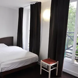 ** Hotel De La Tour France